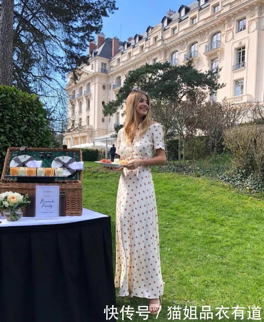 美炸整个春夏!超美的“连衣裙穿搭”指南在此,给足你穿衣灵感