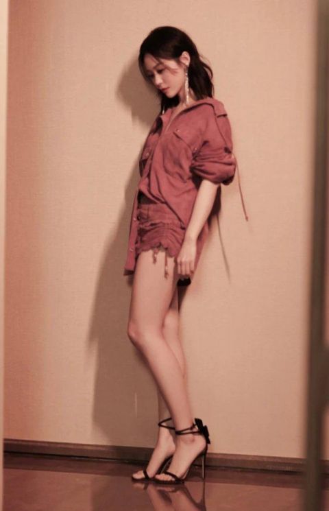 众人|有种“逆袭”叫张靓颖,曾被众人吐槽胖,离婚后瘦出了漫画腿!