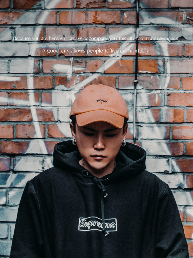 卫衣 Supreme x GCY郭春雨 2022 联名系列单品海报公布,争议性新作