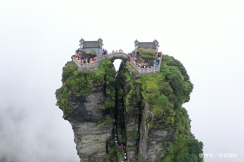 又称|梵净山誉为天空之城，又称天下第一峰。