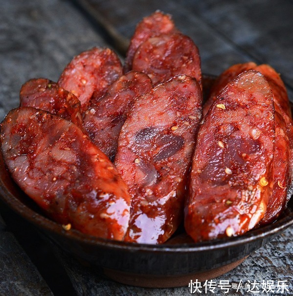  吃不完的香肠，别直接放冰箱，教你2招，保存半年不变质还香味浓