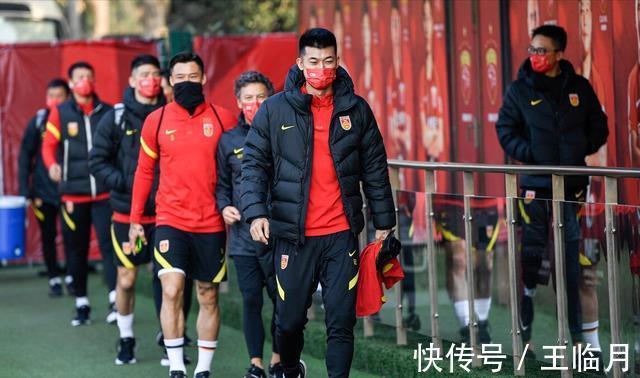 陈洋|2天后,国足模仿亚洲第2!李霄鹏若真能挑出11人,不愁击败日本队