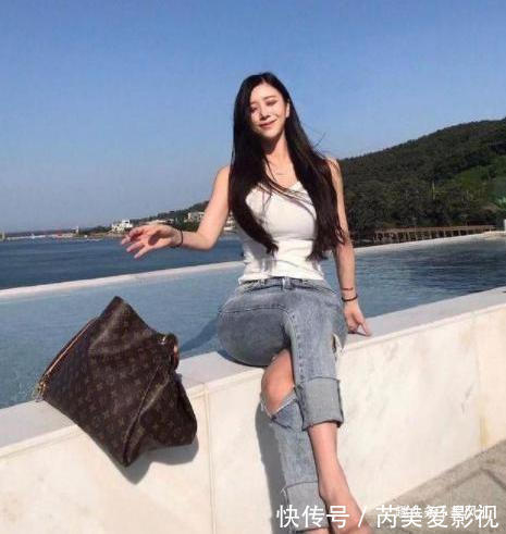 海贼王女帝|韩国女模被称真人版“海贼王女帝”，看到身材后，网友：爱了爱了