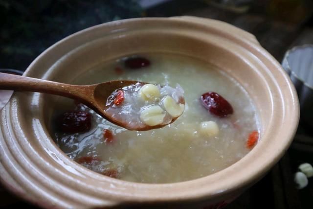 常年滋补的一道饮品，每天来一杯，再也不怕被叫阿姨了