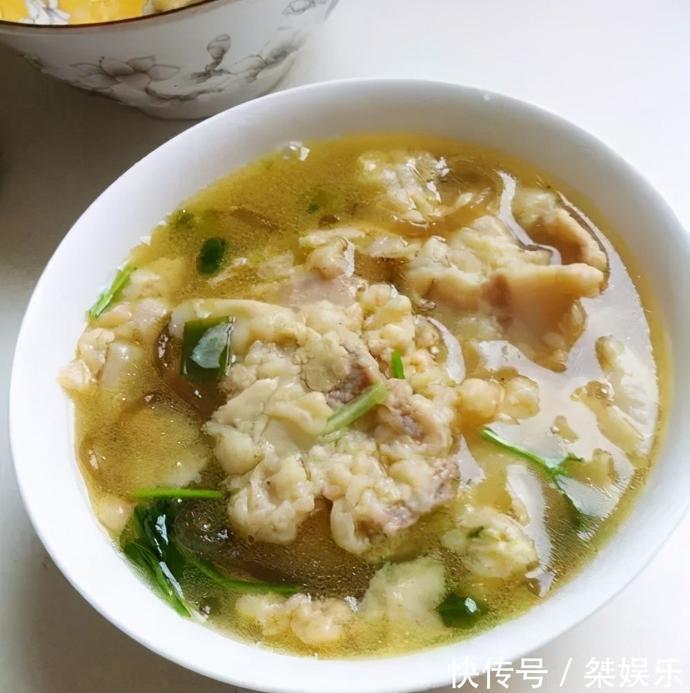 每天可以坚持吃三种美食,营养丰富,滋润肌肤,越吃越年轻!