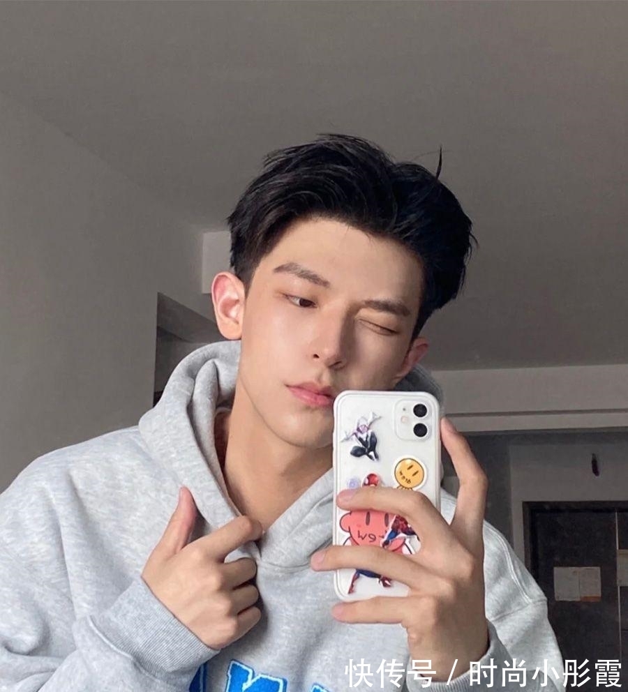 剪短 年轻人去理发店只会说“两边剪短”?2021备受欢迎的男士发型