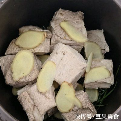 做法|东坡肉的经典做法，不会你就Out了
