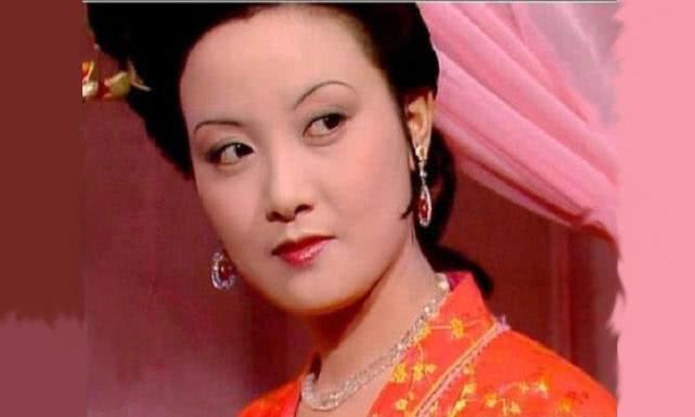 红楼梦&红楼梦:贾探春因抄检大观园发飙,王熙凤为什么不生气?