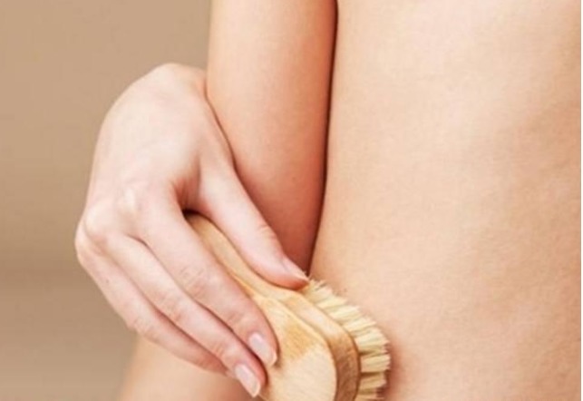 摩涌泉穴|每天做7个养生的小动作,越活越年轻!长寿不仅仅是属于巴马人的