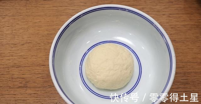 中筋面粉|早餐吃一屉鸡蛋虾皮韭菜包子,营养美味,软嫩口感,特别好吃!