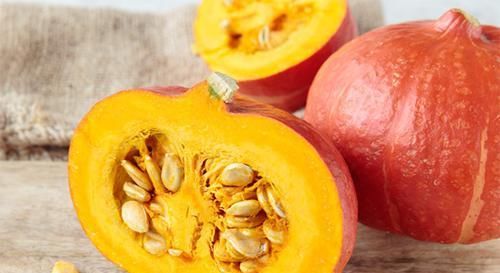 女性50岁后，多吃5种“天然雌激素”，排毒养颜抗皱，60岁不显老