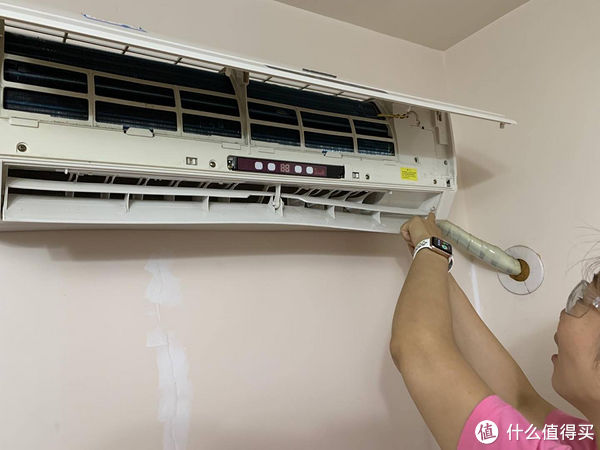 大力|大力少女清洗8年老空调，只花30块钱的清爽一夏攻略