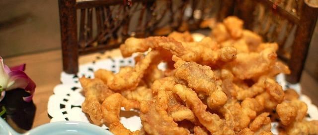 炸酥肉,裹面粉裹淀粉都不对大厨教你正确做法,酥脆不回软,香