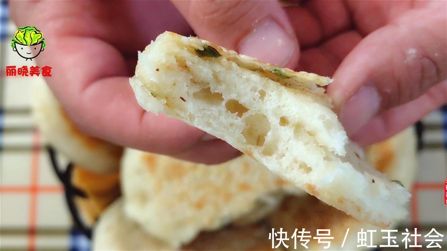 烙饼一定要软,别下手和面,教你凉了也不硬的葱花饼,真的太香了