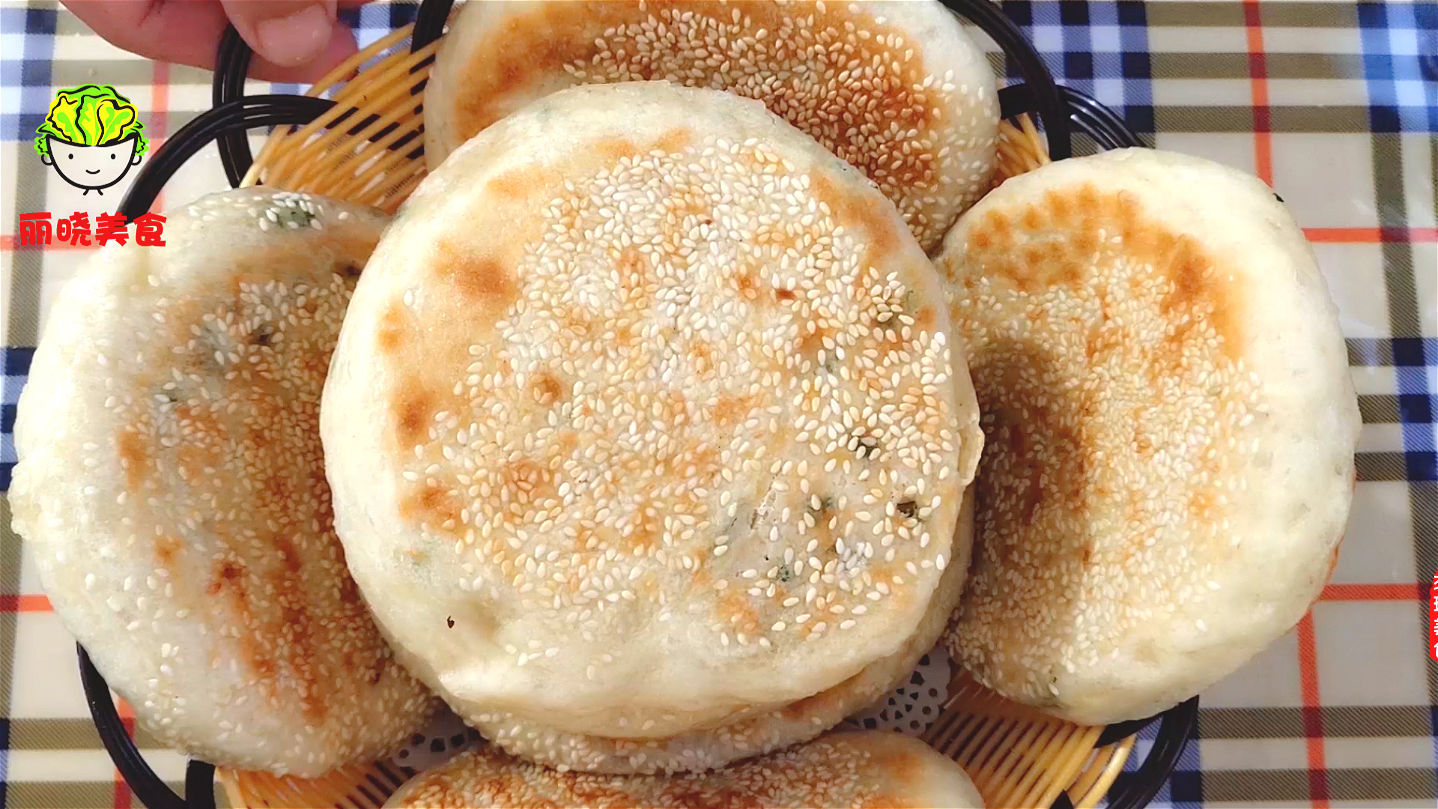 葱花饼|烙饼一定要软,别下手和面,教你凉了也不硬的葱花饼,真的太香了