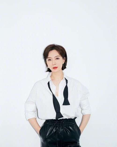 袁泉 30-40岁的女人放弃黑长直吧,今年流行这4款发型,减龄又有气质