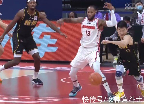 裁判員|1分鐘連吃違體+技犯！孫銘徽慘遭驅(qū)逐，廣東7分鐘僅2分，杜鋒不滿