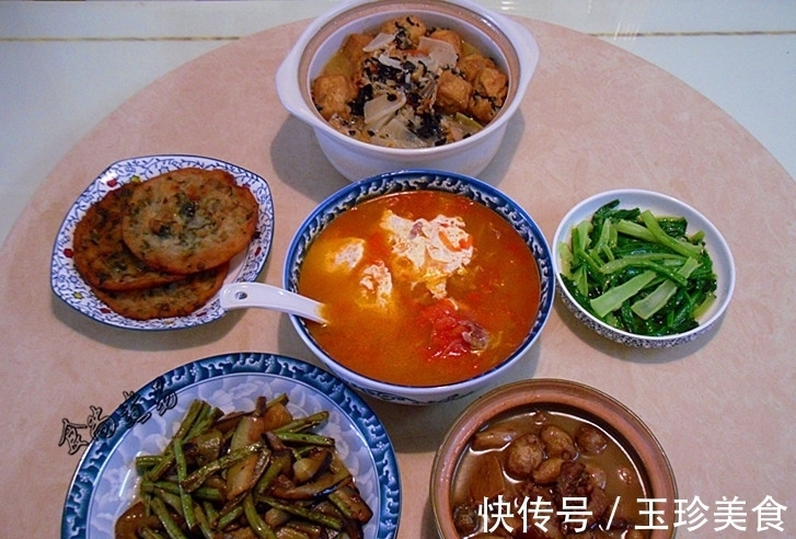 荷包蛋|老妈做的五菜一汤，很家常接地气，吃的舒坦，在外花钱也买不到