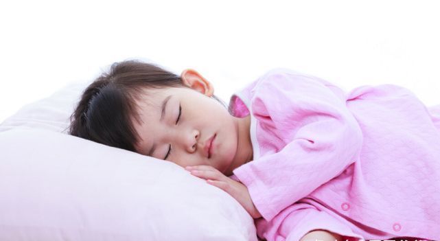 补充营养|发育增长剂被找到,并非牛奶,儿科医生:坚持让娃吃,个子蹭蹭长