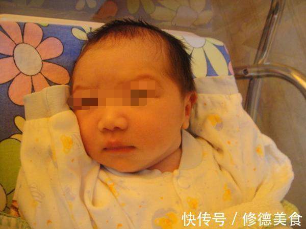 孕妇|孕妇生下宝宝,护士抱孩子去洗澡回来后起疑是不是孩子掉包了