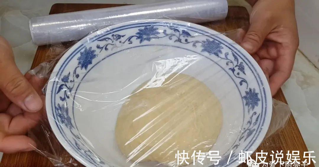 早餐饼|早餐饼最好吃的做法,锅里一炸,个个松软不吸油,我家一周吃五次