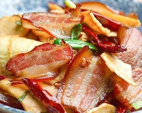 土家腊肉,蒸炒煎炖,样样美味,一年四季,吃得开心开怀