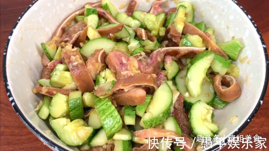 卤猪耳朵|菜市场遇见此菜别手软,营养很全面,和黄瓜拌一拌,好吃又解馋