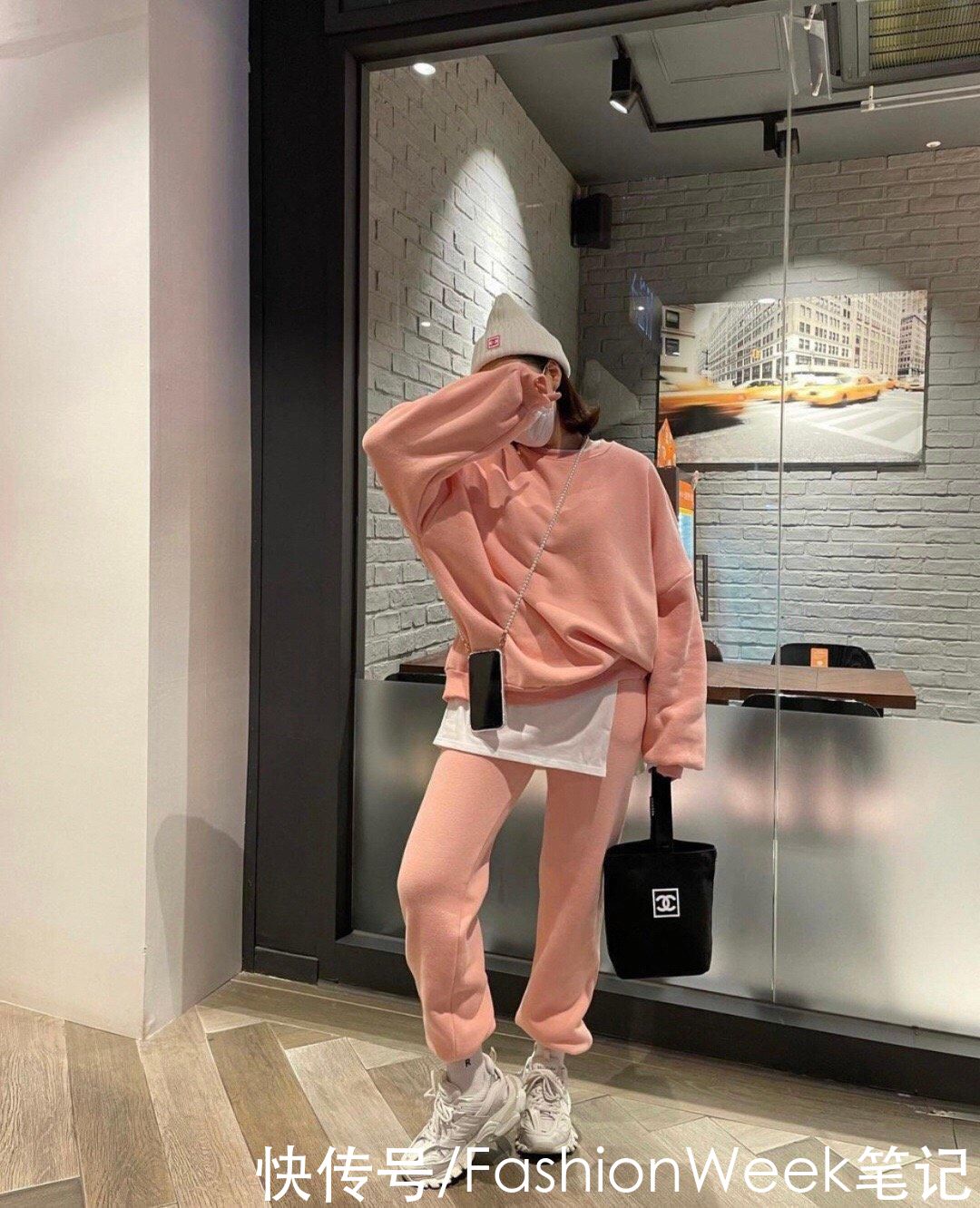 韩国小姐姐休闲风出街穿搭，每一套都充满吸引力，百搭又时尚