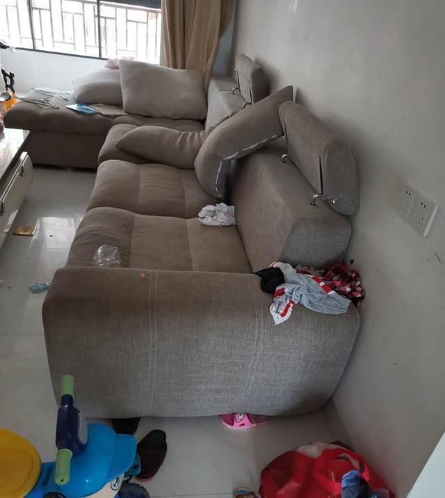这个城市|娶了个邋遢媳妇,32万装修的新房半年乱成狗窝,客厅不堪入目