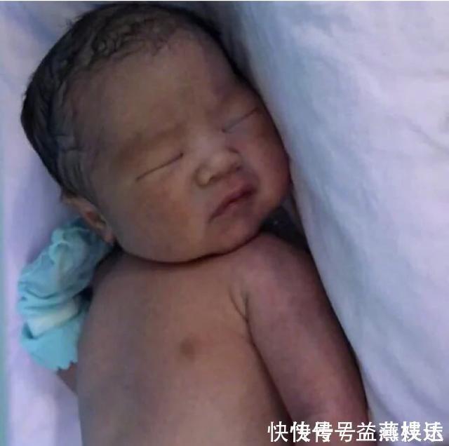 鸡蛋酒|36孕周早产儿重5.7斤，住保温箱7天，现在7个月18斤啦！