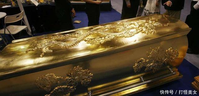 寺庙出土1600年前黄金棺材,镶58颗珍珠玛瑙,保存完整却无人敢开