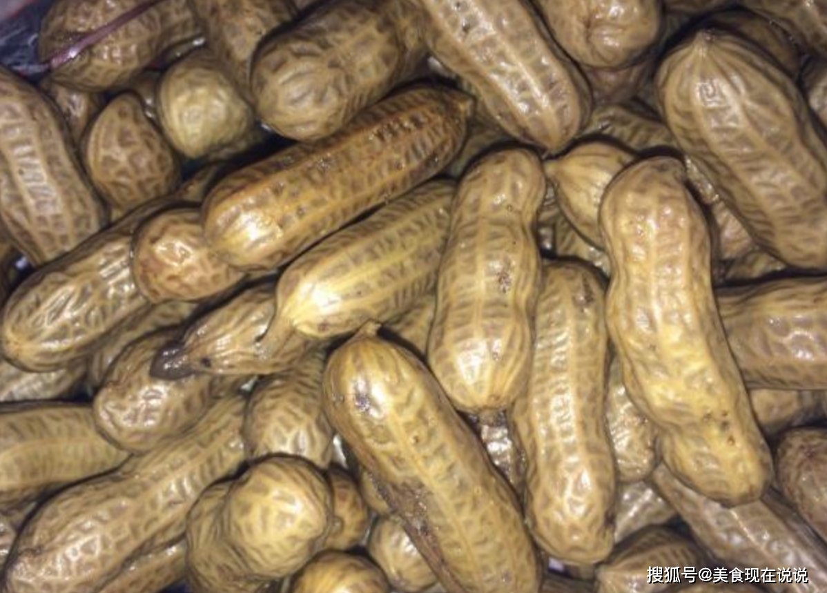 生花生怎么煮才好吃？奶奶教我一招，比外面卖的还好吃，香香脆脆