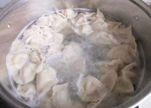 小年吃饺子,还是这馅好,寓意“包纳百财,百财进门”新年讨个好彩头