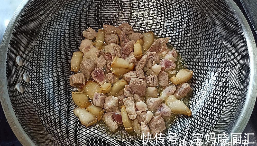 教你家常白萝卜红烧肉，制作简单，成菜鲜甜入味开胃好吃老香了
