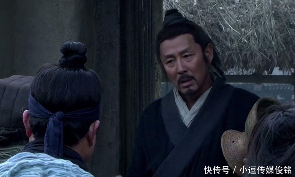 宴席|一流氓到宴席上蹭吃蹭喝，主人却对他非常欣赏，还把女儿嫁给了他