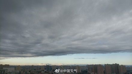 北京|雨后北京天空如水墨画