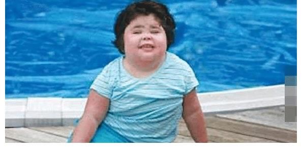 美人鱼|现实版“人鱼女孩”，天生拥有美人鱼一样的尾巴，却让人很心疼