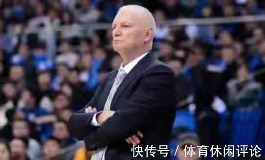 冯莱|117-100!山东男篮17分大胜上海男篮,李春江被打的没脾气