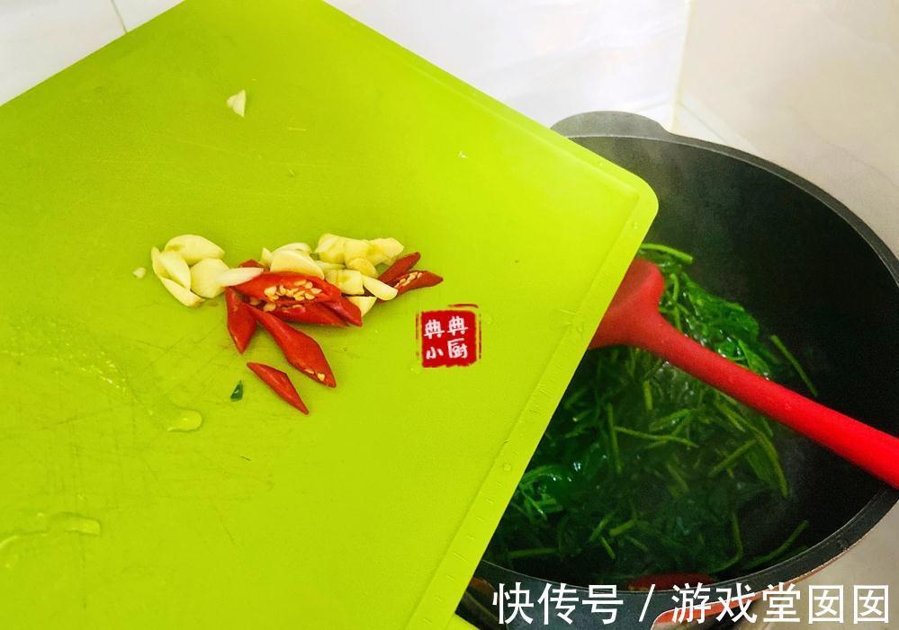 低脂低卡,减肥必备时蔬,超好吃的清炒菠菜