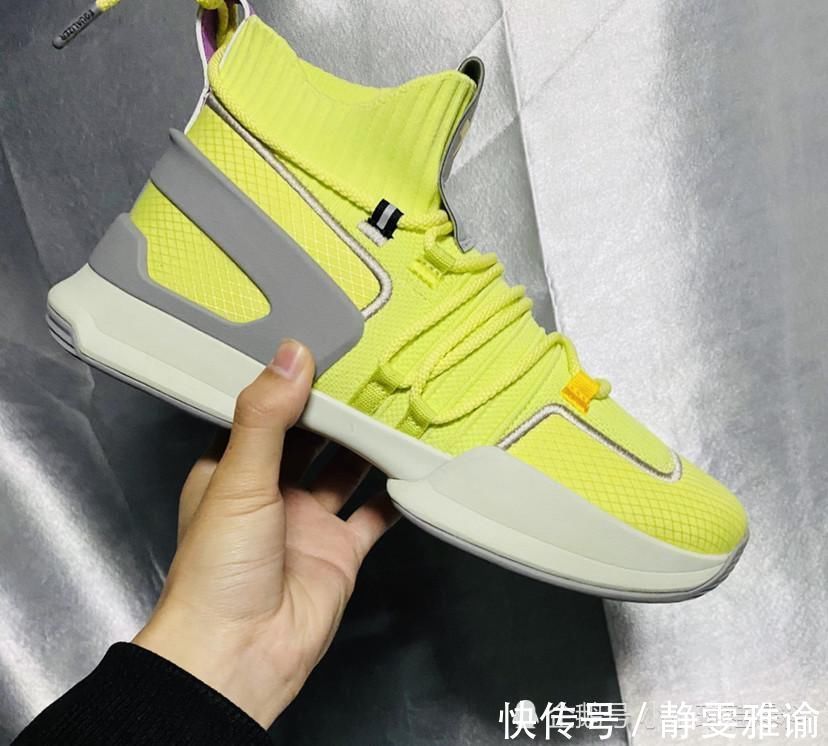 beta 无中生有真香系列篮球鞋,双层缓震,标志彰显球鞋品牌!