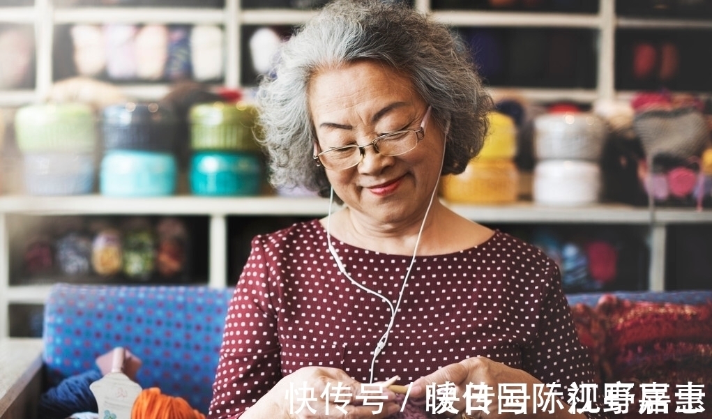 老伴|90岁奶奶坦言:独处、不合群是老年人健康长寿的关键