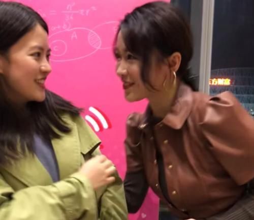 聚餐|《心动的信号》结束后聚餐,女四被男嘉宾包围,姚沐希却坐在角落