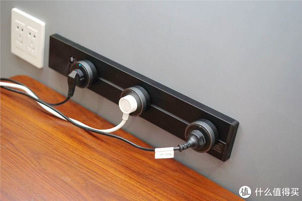 外圈|明装插座天花板？安装简单，即插即用的电力轨道插座系统初体验