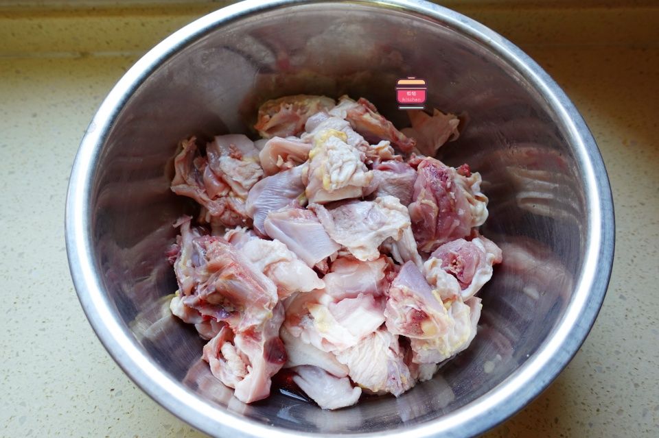 妇女节给家人炖的这锅汤火了，鲜香浓郁，滋润养颜，女人要多喝