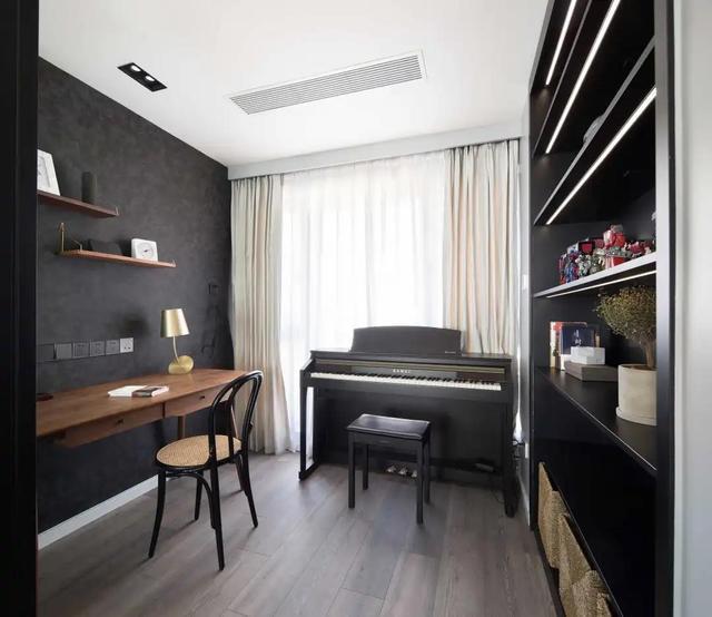 黄铜色|她家130平的新房,满足了我对家的一切期待,全屋干净利落超有品