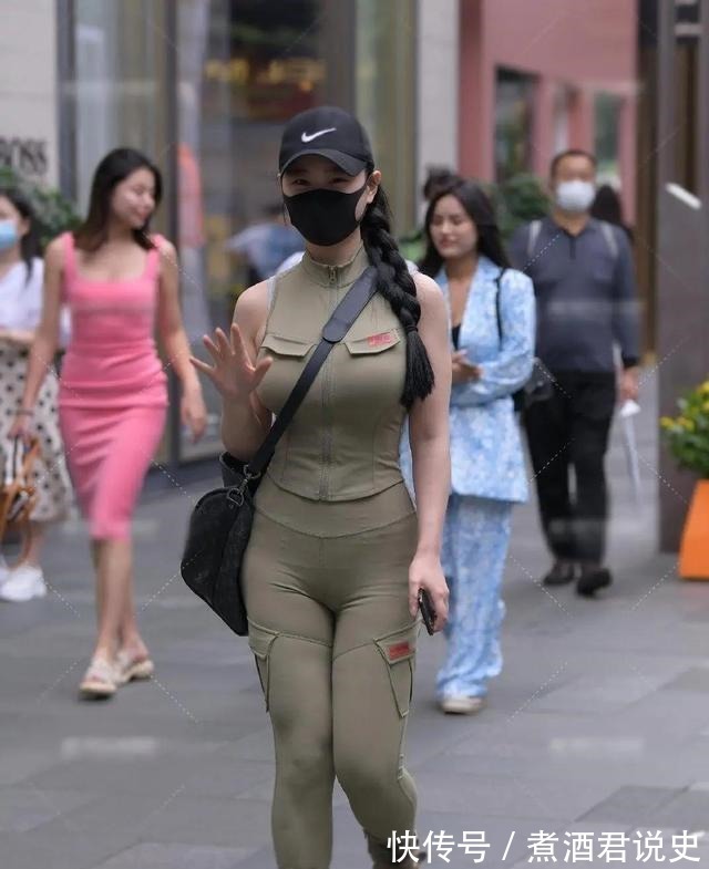 打底裤 时尚精致的打底裤穿搭衬托优美的线条,穿着舒适个性,简约舒适!