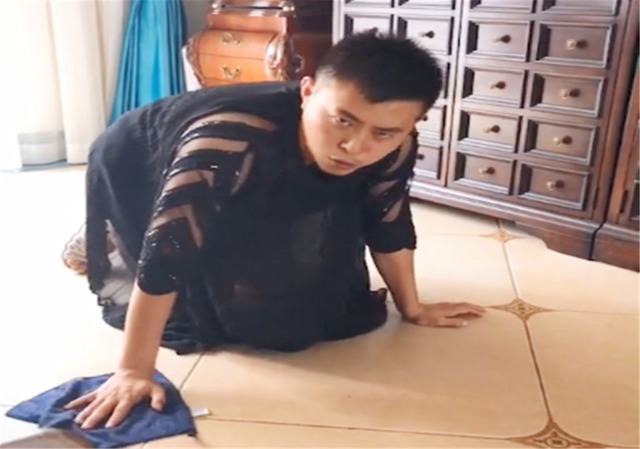 训斥|6岁儿子不听话,被妈妈训斥后求助,没想到爸爸一点都“不给力”