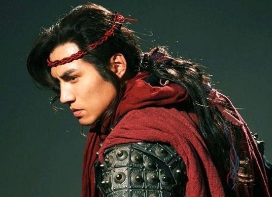 步战&水浒传中的十大步战高手,燕青上榜,武松难进前3,第1战平卢俊义!