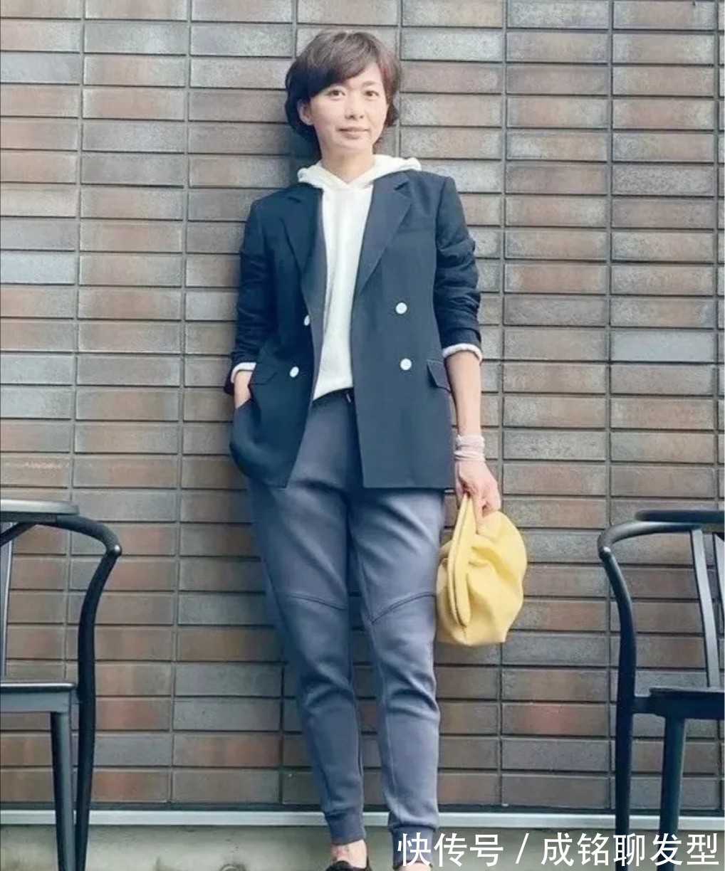 减龄|谁说年纪大就只能保守?这几位大龄女性的优雅穿搭术,洋气还减龄