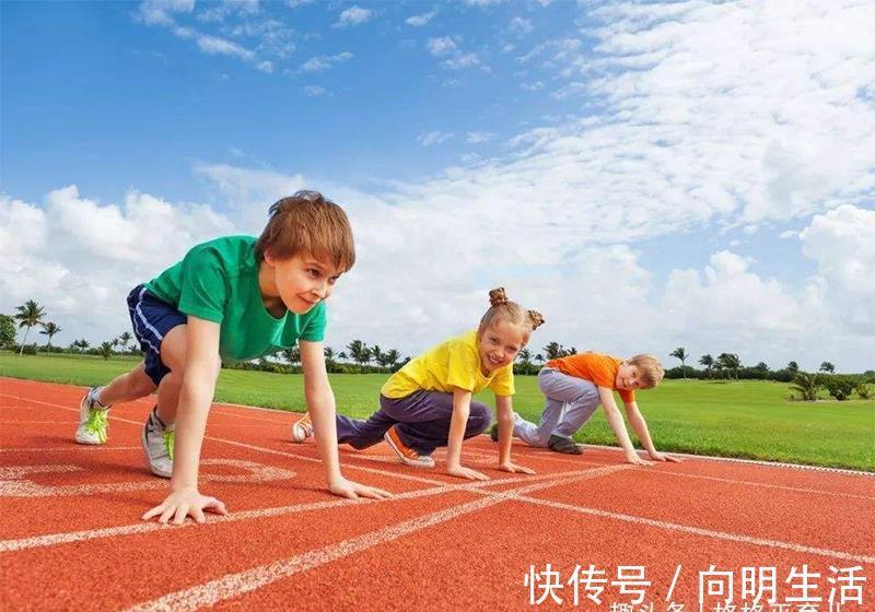 骨骼|男孩标准身高是怎样的,什么时候停止长高?